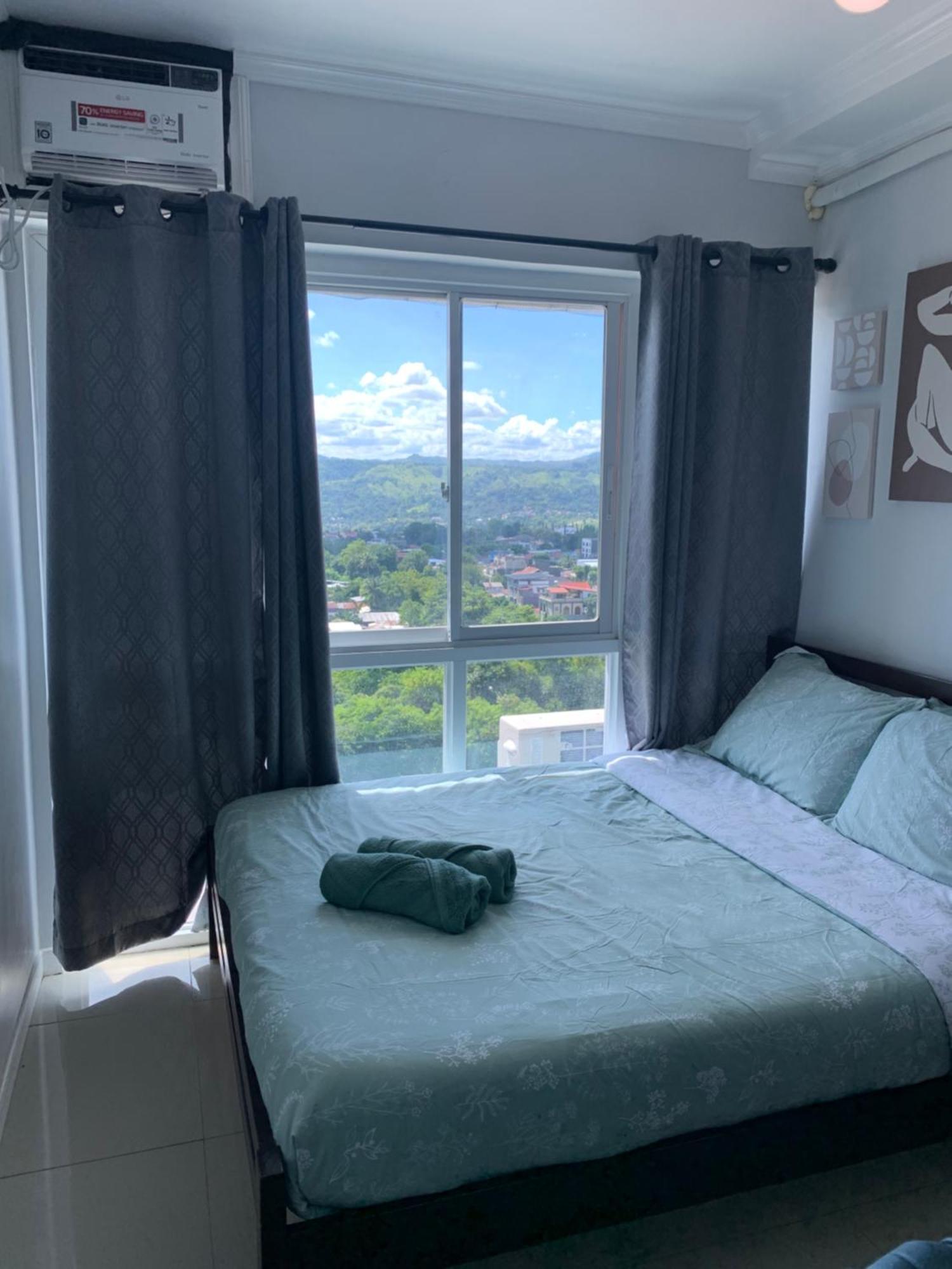 Spacious 2-Bedroom Condo,Wifi,Netflix,Free Parking Cagayan de Oro Exterior photo