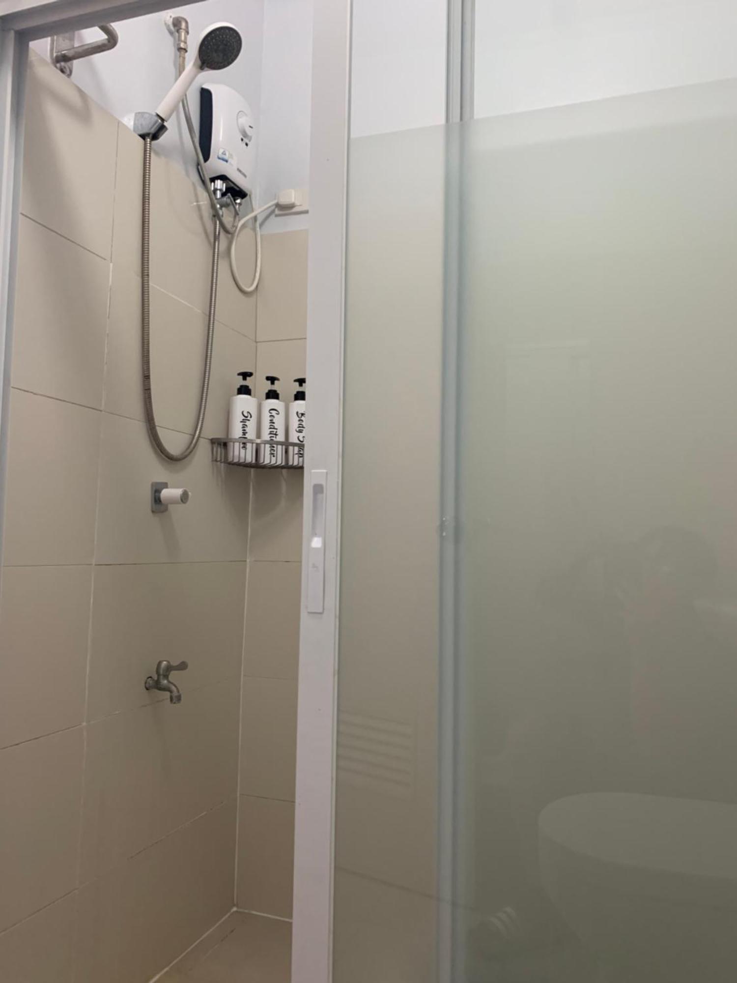 Spacious 2-Bedroom Condo,Wifi,Netflix,Free Parking Cagayan de Oro Exterior photo